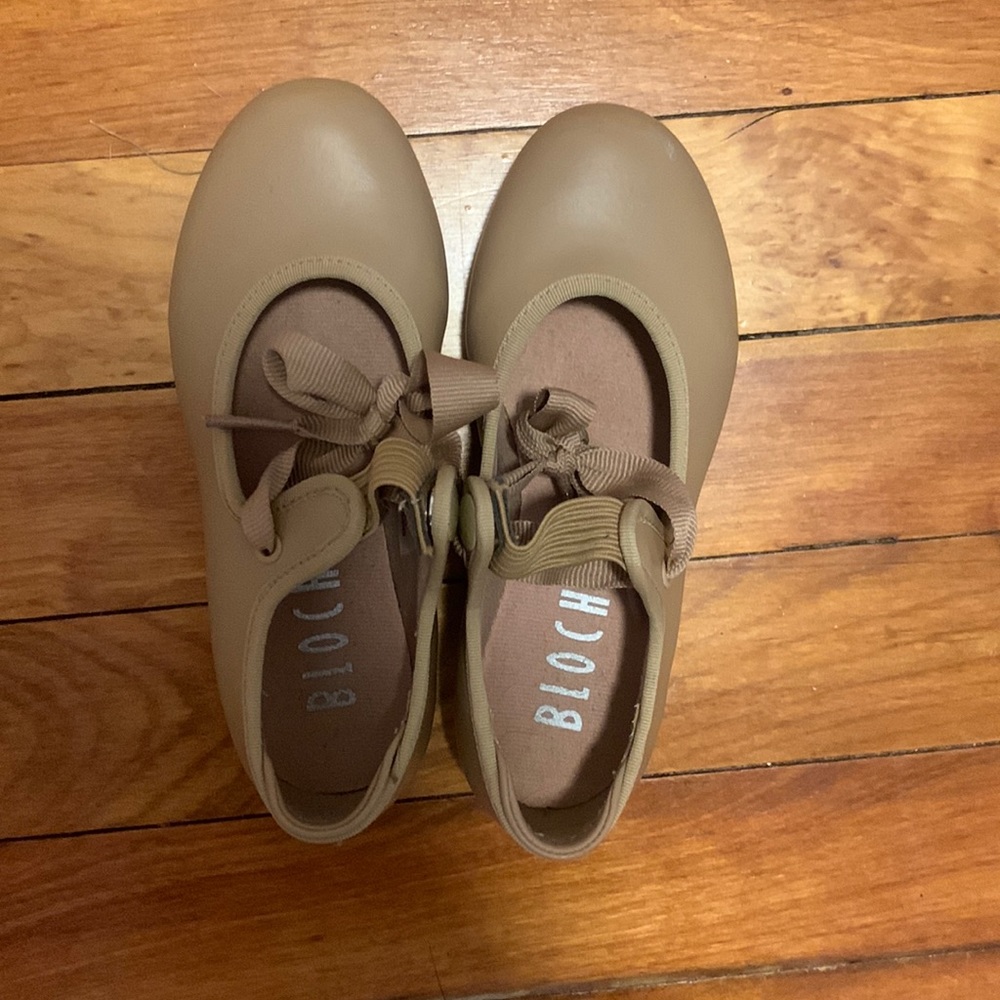 Bloch tan tap shoes size 10